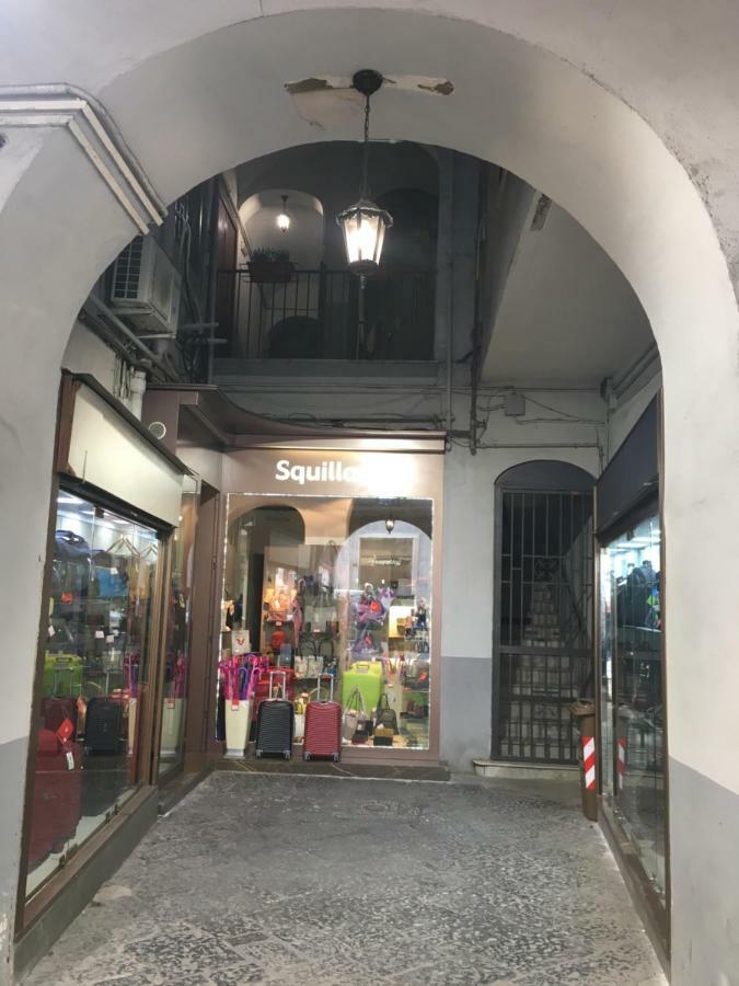 Home Toledo 355 Napoli Eksteriør bilde
